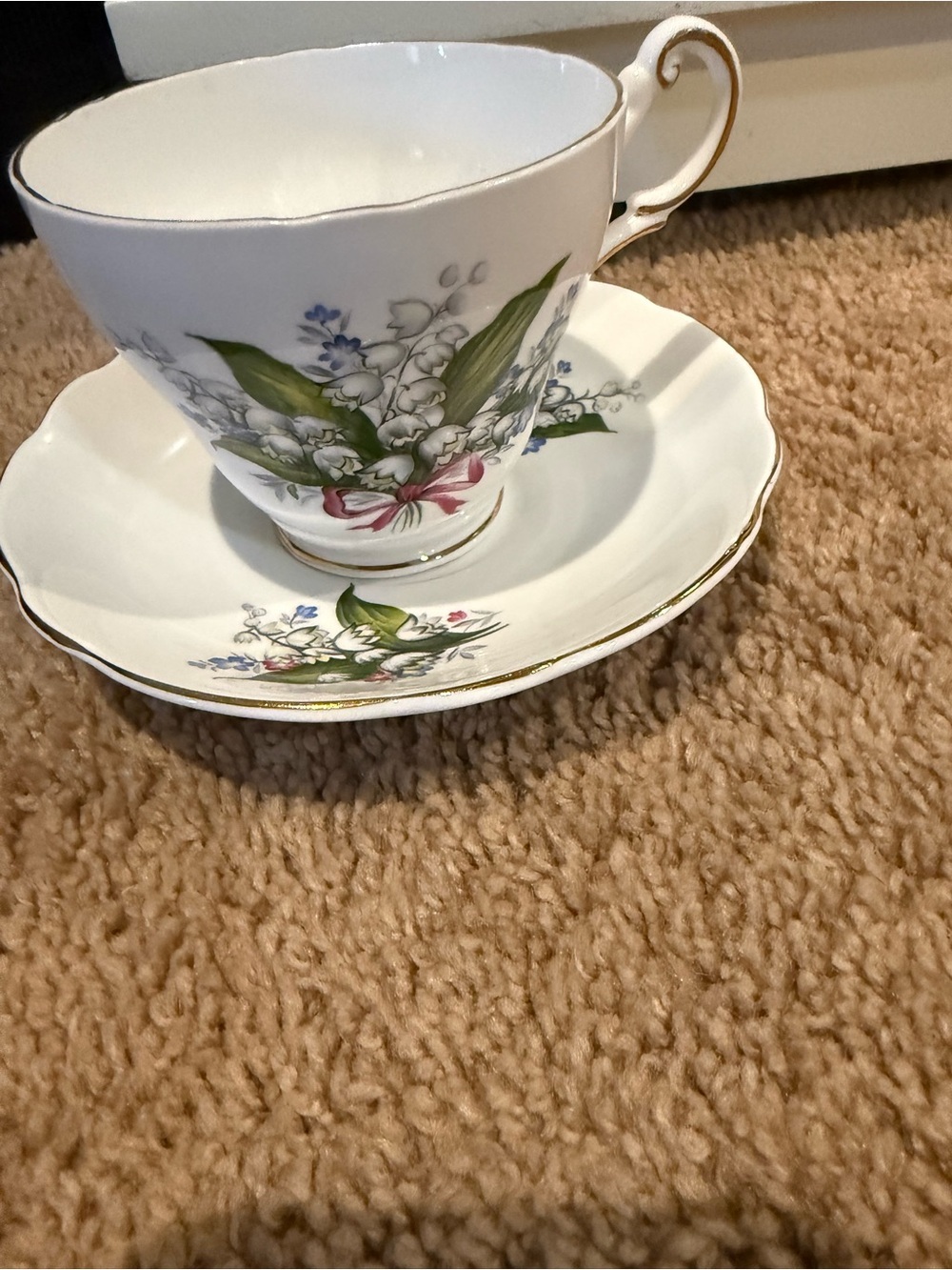 VINTAGE REGENCY LILY OF THE VALLEY RIBBON BOW ENGLAND CUP & SAUCER; TEACUP - Picture 6 of 8